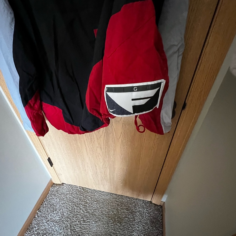 Nike Gray and Red Men's Jacket - Picture 2 of 4